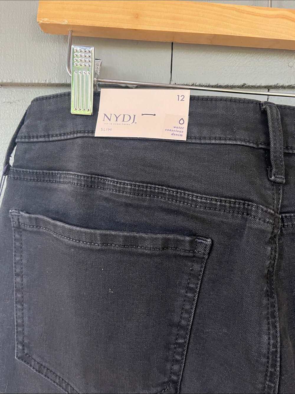 NYDJ Black Cropped Straight-Leg Jeans 12 NWT - Picture 5 of 6